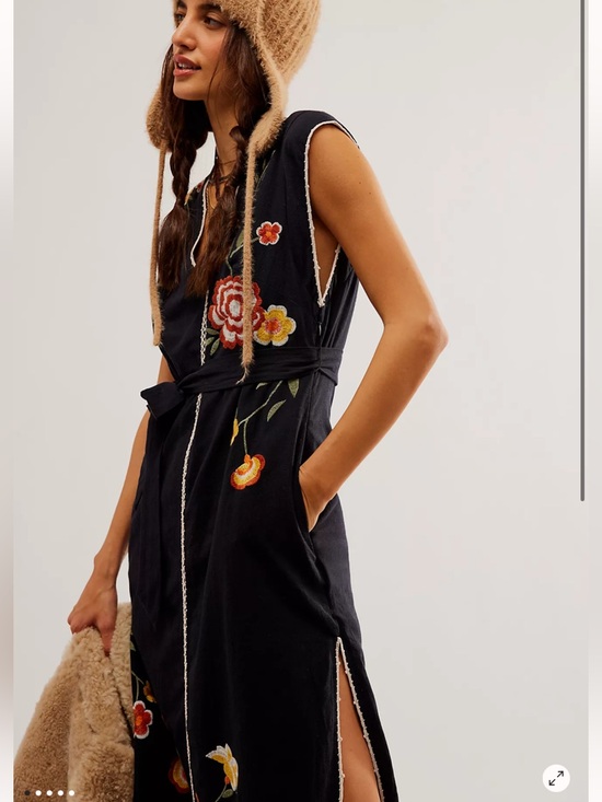 Free People Dresses & Skirts - Free People Bo Embroidered Sleeveless Tie Waist Maxi Dress S